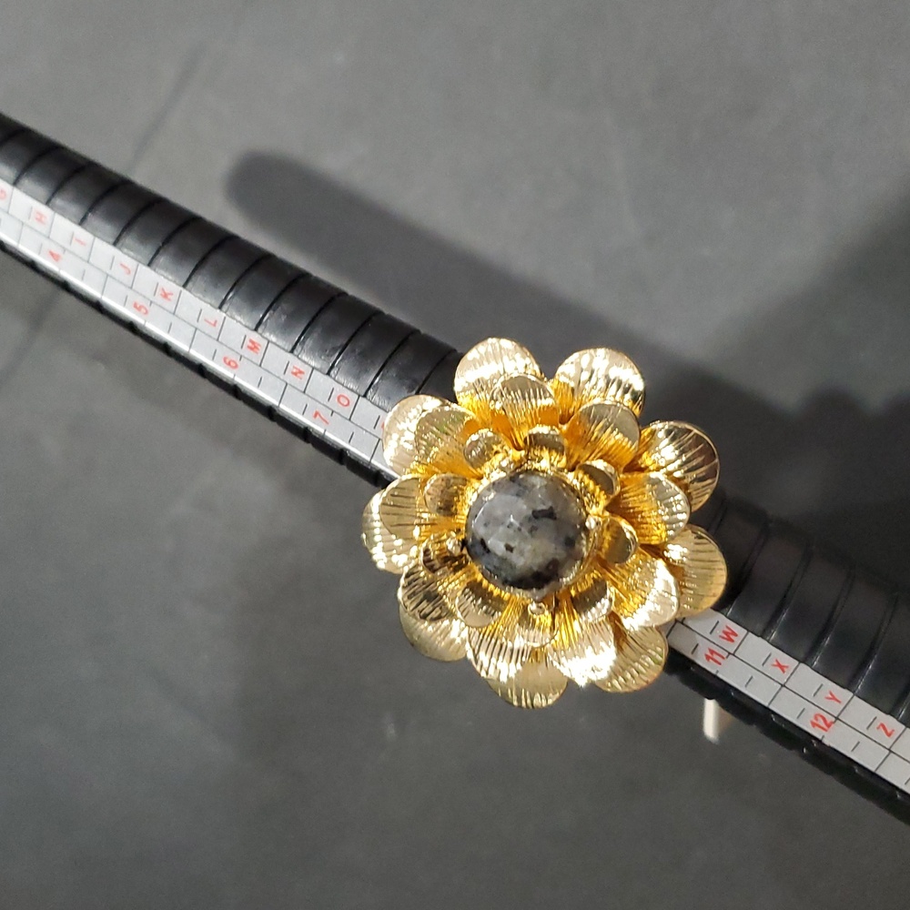 Natasha couture‎ Gray marbled agate style cabochon gold tone floral ring size 9